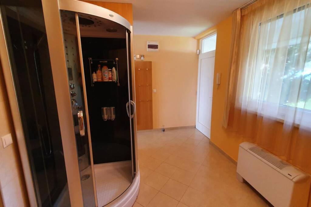 Igenyes 4 Fos Apartman Koezvetlen A Strandnal Apartment Csopak Ngoại thất bức ảnh